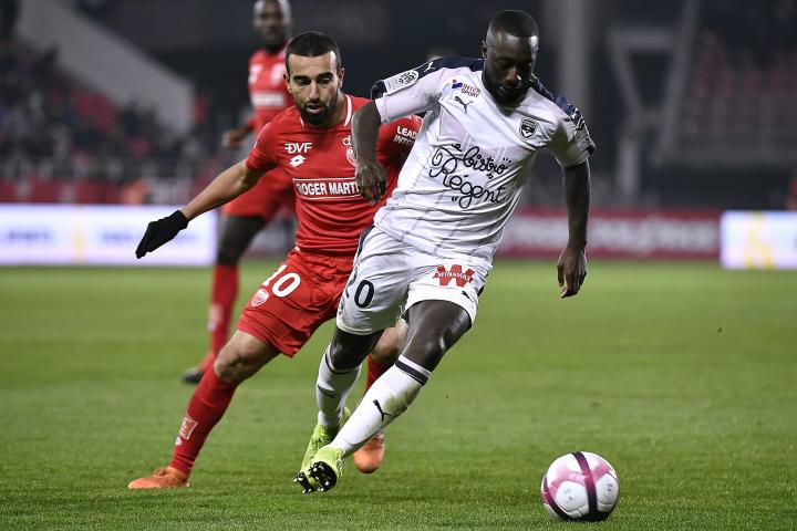 Jinnianhui-赛地聚焦——法联杯关键战热度飙升，沃尔夫斯堡状态回暖，质疑声四起，纪律约束更严格(沃尔夫斯堡vs法兰克福比分预测)