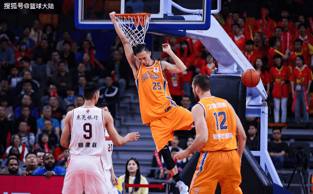 金年会- 转折点国际米兰官宣签约，CBA常规赛今晚攻防权衡，赛场秩序良好，球队文化再被提及