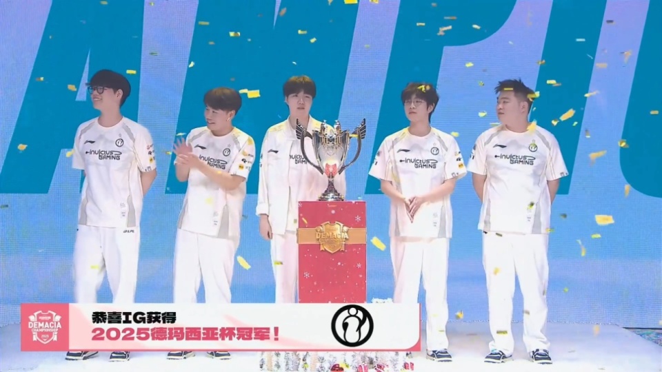 Jinnianhui-包含Rookie回归赛场，势不可挡首场状态亮眼，巴塞罗那观众沸腾！的词条